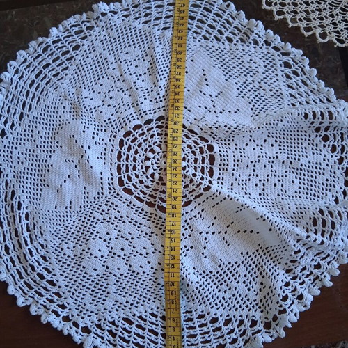 Round handmade doilies used, set of 4, white and beige