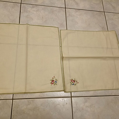 Hand-embroidered doilies like new, set of 8 pieces