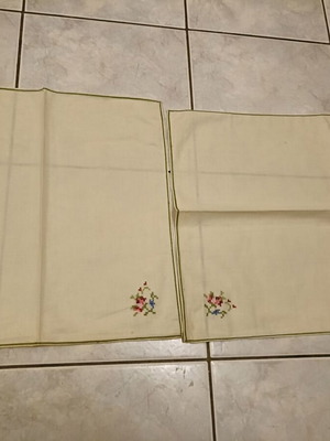 Hand-embroidered doilies like new, set of 8 pieces