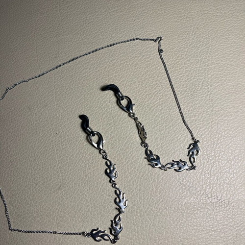 Glasses chain like new, silver color