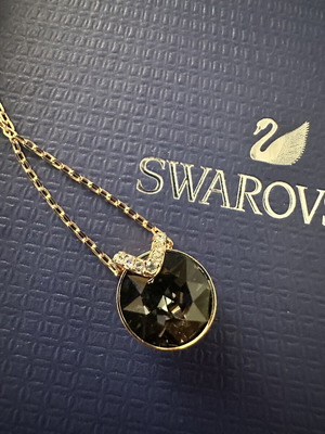 Swarovski pendant necklace Bella collection 18k rose gold