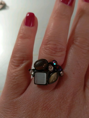 Women's ring like new with stones and strass adjustable