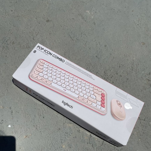 Logitech POP Icon Combo wireless keyboard and mouse like new, Rose Off-White