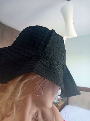 Black Women's Sun Hat with Wide Brim and Pleated Weave One Size
