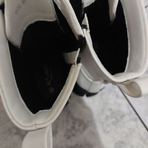 Alta Moda boots like new with laces and zipper size 41 black-white