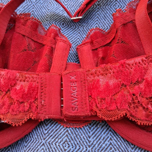 Savage X Fenty Red Velvet bra new, red