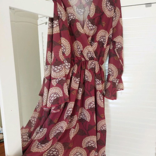 Wrap dress burgundy used XL with floral patterns and lining