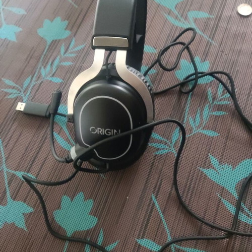 Gaming headphones new, unused without box
