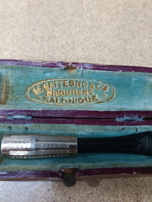 Collectible pipe from Gattegno house used, silver and black amber