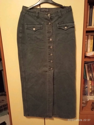 Expose dark green denim skirt like new, size L
