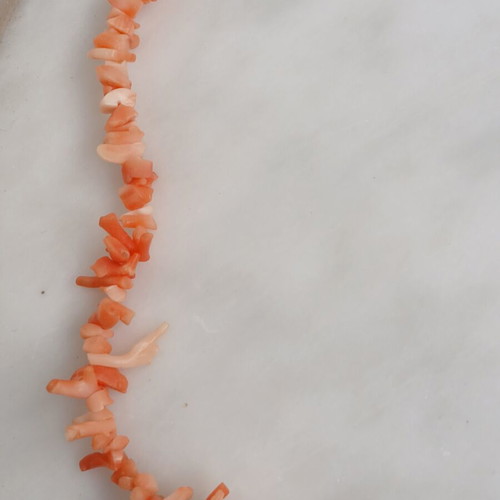 Necklace with natural small coral branches, 40 cm