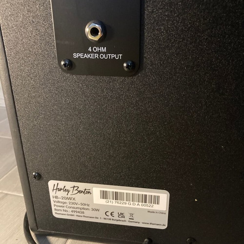 Harley Benton HB-20MFX 30w guitar amp like new with Bluetooth and effects