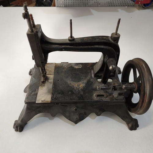 Queen Olga Sewing Machine used