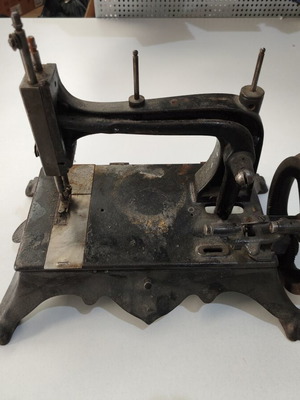 Queen Olga Sewing Machine used
