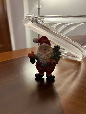 Santa Claus decorative magnet like new
