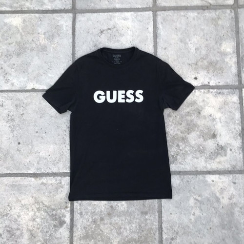 Guess black tee like new, size medium