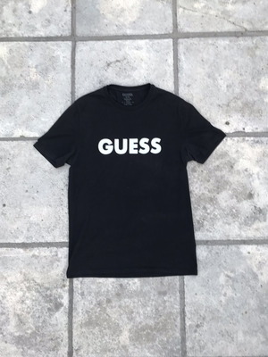 Guess black tee like new, size medium