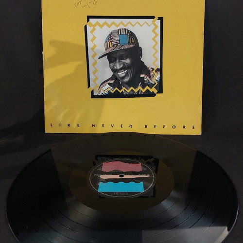 Taj Mahal Like Never Before vinyl used in very good condition