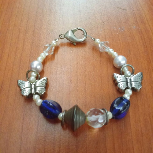 Bracelet with metal butterflies like new