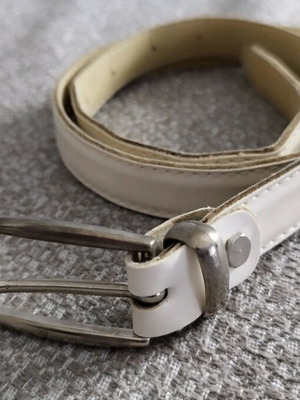 White belt like new with silver buckle 88cm