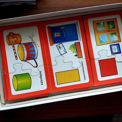 Puzzle Playing I Learn Shapes and Solids used for kids 3-6 years