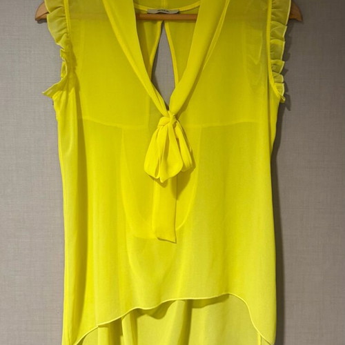 Summer blouse Please yellow size S like new