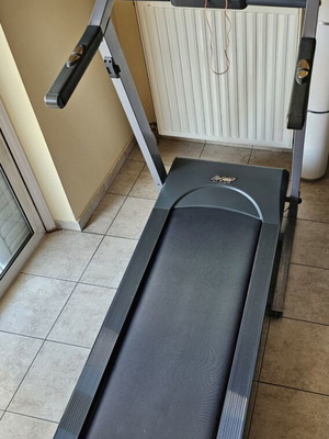 Treadmill folding, like new with maintenance oil