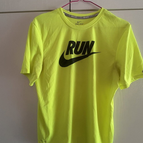 Nike Dry Fit sports shirt size S like new