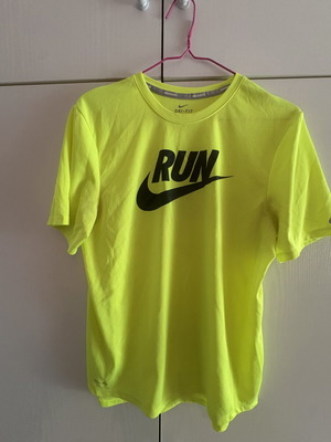 Nike Dry Fit sports shirt size S like new