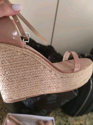 Steve Madden Πλατφόρμες σανδάλια σαν καινούργιες, μέγεθος 40, μπεζ