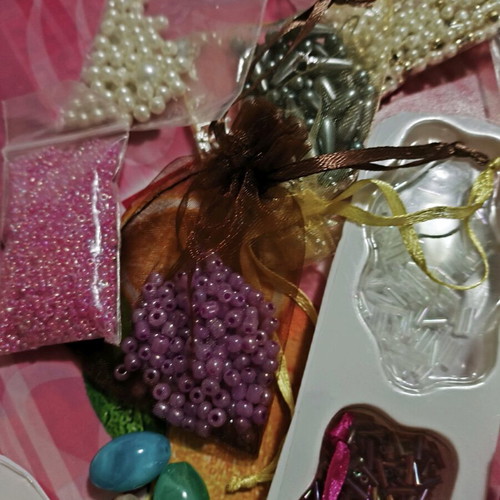 Beads for handmade jewelry like new, set of 25 designs
