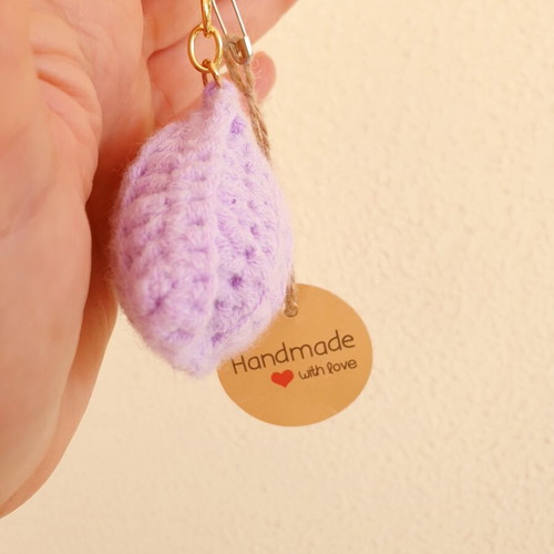 Shell keychain lilac knitted handmade, new