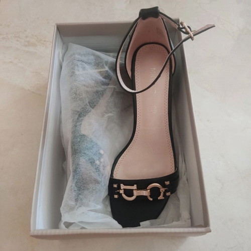 Migato black sandals with strap like new, size 37