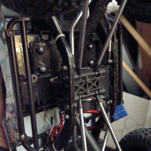 Crawler remote control used, waterproof with many extras