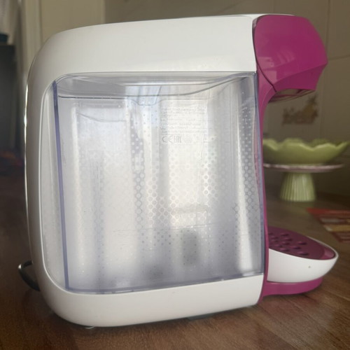 Bosch Tassimo Coffee Maker like new with capsules