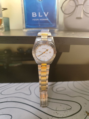 Zentra wristwatch like new, gold and silver