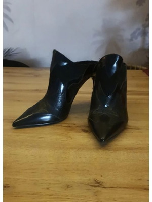 Zara mule δερμάτινο καινούργιο με snake σχέδιο και καστόρ, τακούνι 10.5