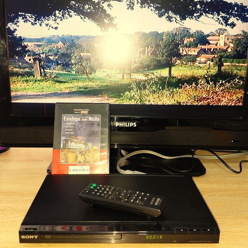 Sony DVD Player DVP-SR150 Like New With Remote