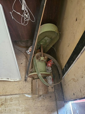 Αμπριχτ με φρέζα μεταχειρισμένο για αυτόματο προφίλ ξύλινων δοκών