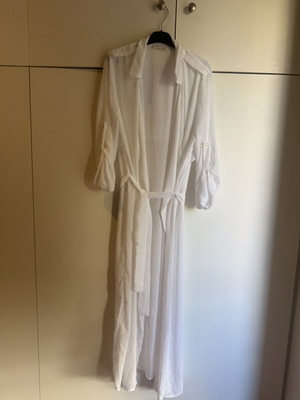 Maxi kimono white, like new, one size with belt