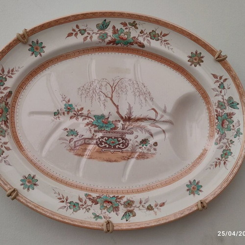 Oval Galé platter like new, decorative and functional with sauce compartment