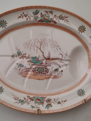 Oval Galé platter like new, decorative and functional with sauce compartment