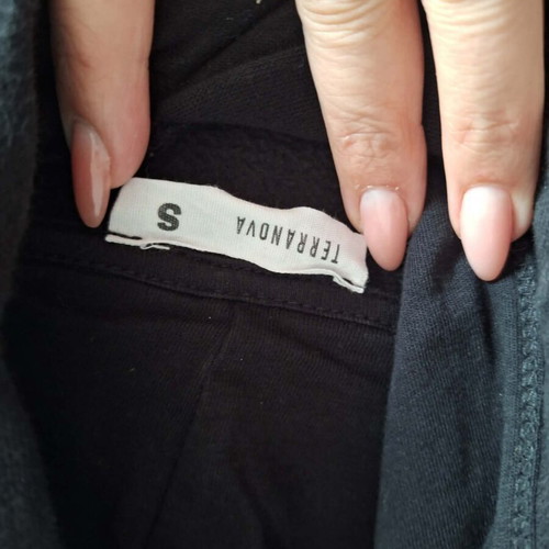 Women's black sweatshirt, size S