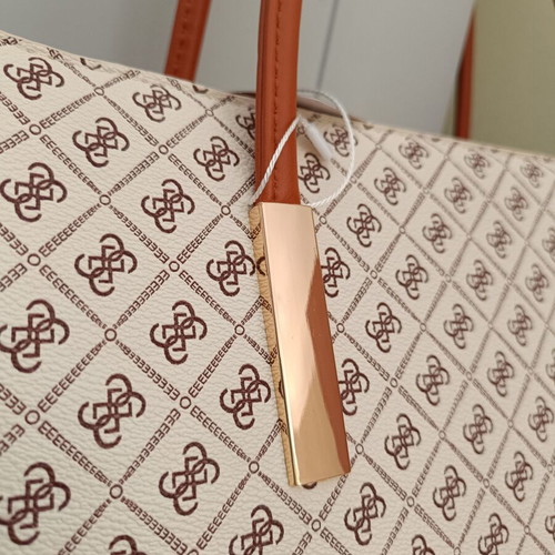 Beige shoulder bag with brown details