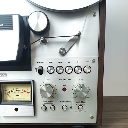 Akai GX-630DB reel-to-reel tape recorder used with original manual and NAB adapters