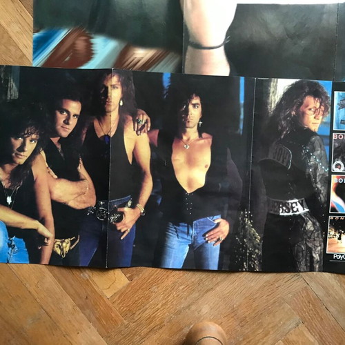 Posters used collectible with Kind Diamond, Bruce Lee, Slayer, Lemmy, Angra, Bon Jovi, Paradise Lost, Blind Guardian, Aris