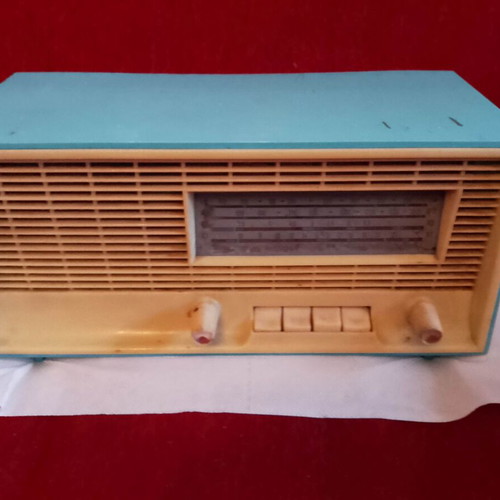 Antique radio East Germany Varna 493 used, functional