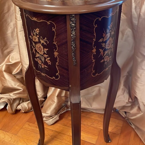 Classic Italian Louis XV Marquetry Nightstand with 3 Drawers like new