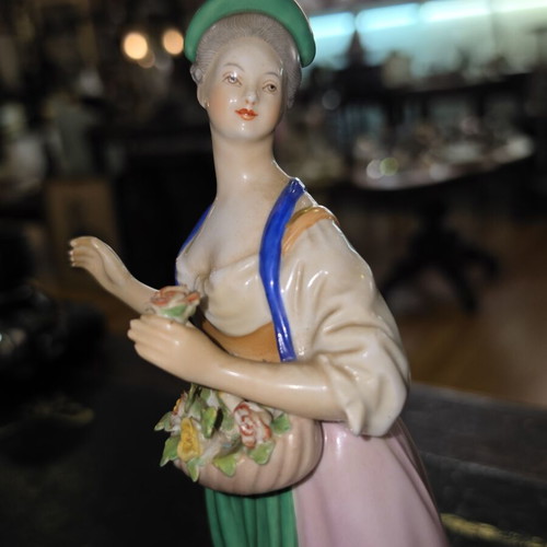 Augarten Wien Austria porcelain figurine 23 cm handpainted used