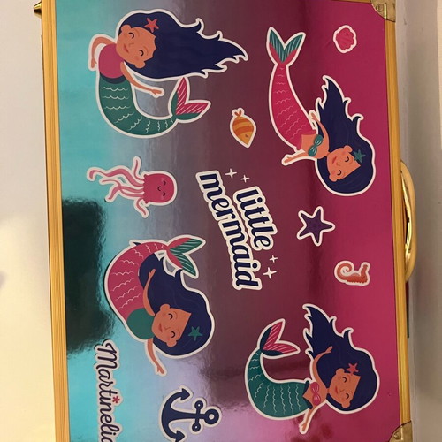 Makeup case used for children